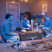 Theater im Marienbad: Die besten Beerdigungen der Welt // L. Bräuniger, B. Finckh & C. Müller// (c) MINZ&KUNST Photography