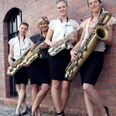 Frolleins: ready for work!