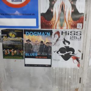 Plakatwand in der Tiefgarage