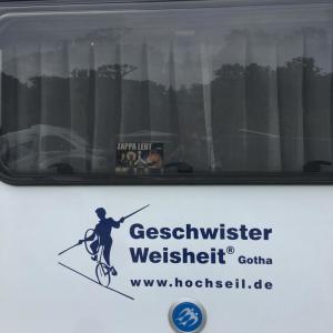 Saul, Bianka, Herr Trinkler, Eva & die Weisheits auf der Zappanale...ist das nicht eine Postkarte von den Dolly Bastards...