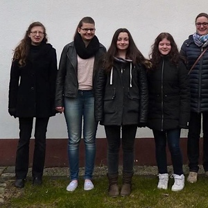 v.l.n.r.: Lukas Richter, Monika Gärtner, Franziska Kintzel, Monique Rothenberger, Annalena Senft, Ulrike Kreipe, Dozentin: Franziska Hofmann