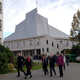 Vor der Jesuitenkirche von Gdynia (Bild: Horst Zeitler)