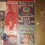 2019...auch diese Plakate von Pete Gavin, Michael Lenhardt, Wenzelband und Dogma'n...sehen aus als hängen sie seit 50 Jahren im Weimarer Falken...