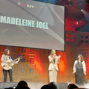 in Globe Wien mit Madeleine Joel und Karin Maria Bauer