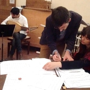 Alon working with french lute player Pascale Boquet