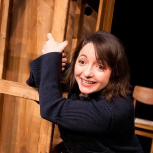 Schauspielsängerin Miriam Sabba als Anne Frank ⓒ Foto: Landesbühnen Sachsen