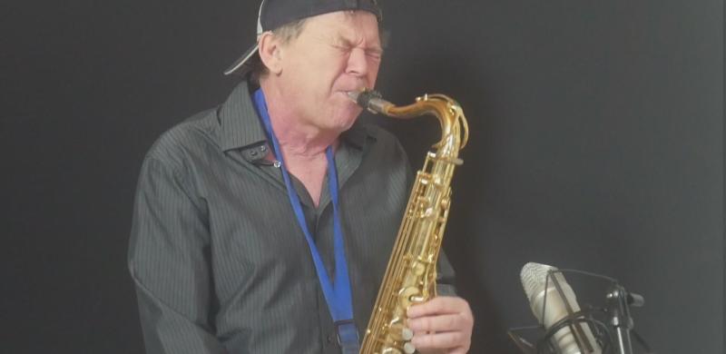 Halleluja__leonard_cohen_sax_cover_saxman_stefan_lamml__moment12