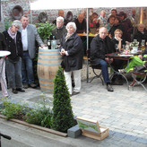 Das Konzertpublikum im Kuturcafe lauscht andächtig den alten Weisen