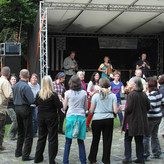 Im Museumsdorf in Senne spielen die Ferries auf zum Tanzfest