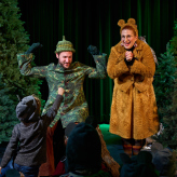 Denis Maurer (Felix), Larissa Angelini (Frau Immergrün) © Maria Cheilopoulou 