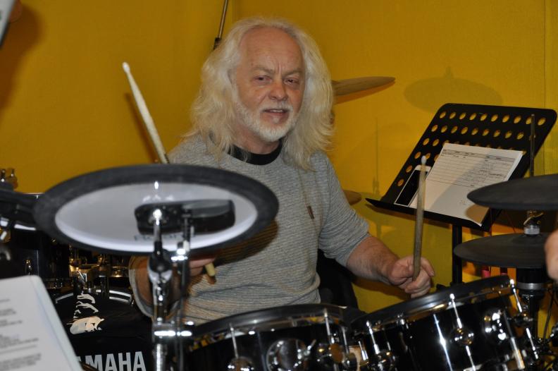 Georg, Drummer der Three Neander Tailors