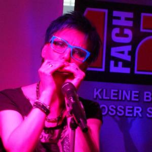 "1FACH2" Ricarda - Mundharmonika geht auch :-)
