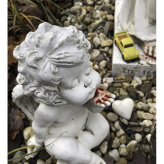 2024-12-02 (solange ich Menstruationsblut produziere, arbeite ich damit) Serie Georgen-Parochial-Friedhof III - techn. Support Richard Stöhr