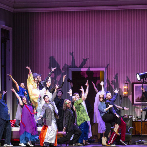 DIE SCHWEIGSAME FRAU - Staatsoper Unter den Linden 2025 (mit im Bild: Siyabonga Maqungo, Serafina Starke, Rebecka Wallroth, Friedrich Hamel, Dionysios Avgerinos, Brenda Rae, Samuel Hasselhorn, Tänzer, Staatsopernchor) - © Bernd Uhlig