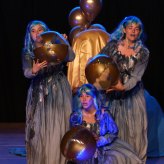 Wertinger Festspiele - R. Wagner: "Das Rheingold" - "Rheintöchter" v.l.: Isabella Pany (Woglinde), Franziska Bader (Floßhilde), Ilme Stahnke (Wellgunde)