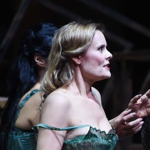 rung (Anke Krabbe, Michael Weinius, Kimberley Boettger-Soller) Inszenierung: D. Hilsdorf