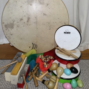 Instrumente und Materialien im Musikgarten Phase 1 Kurs